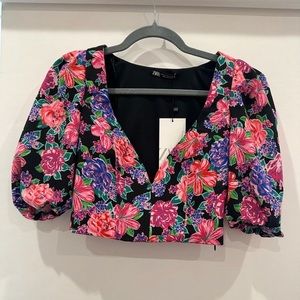 NWT floral Zara top